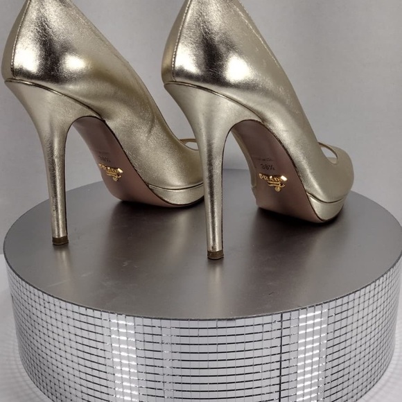Prada Women's Gold Peep-Toe Heels pre owned Exellent condition size 8.5 - Picture 10 of 15
